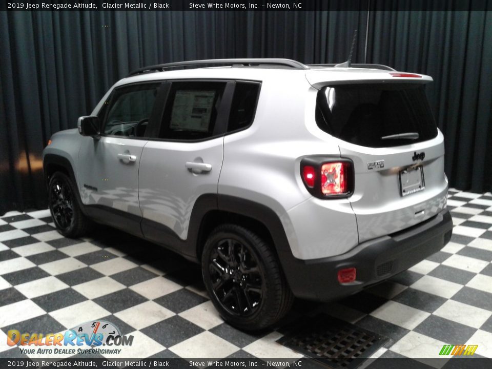 2019 Jeep Renegade Altitude Glacier Metallic / Black Photo #8