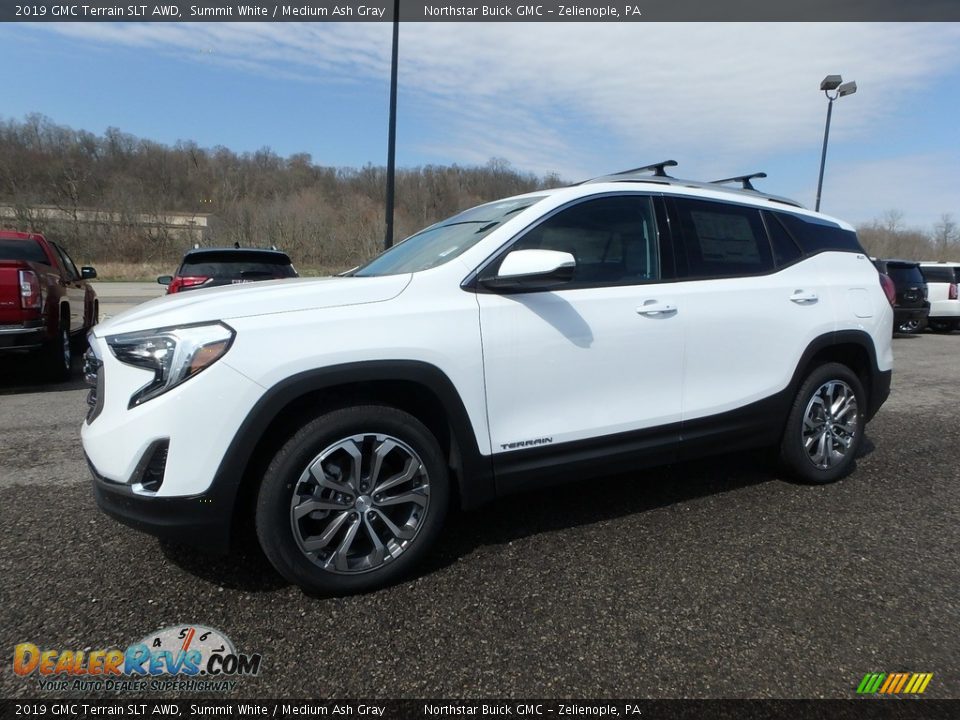 Front 3/4 View of 2019 GMC Terrain SLT AWD Photo #1