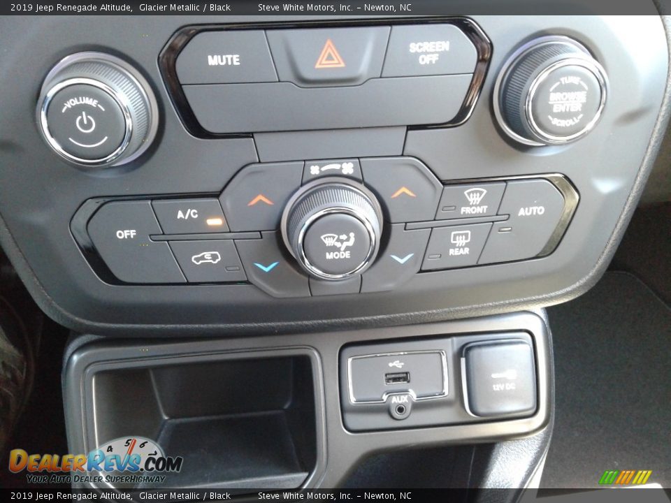 Controls of 2019 Jeep Renegade Altitude Photo #24