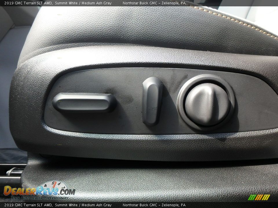 Controls of 2019 GMC Terrain SLT AWD Photo #15