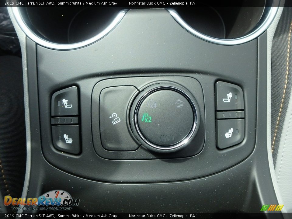 Controls of 2019 GMC Terrain SLT AWD Photo #18