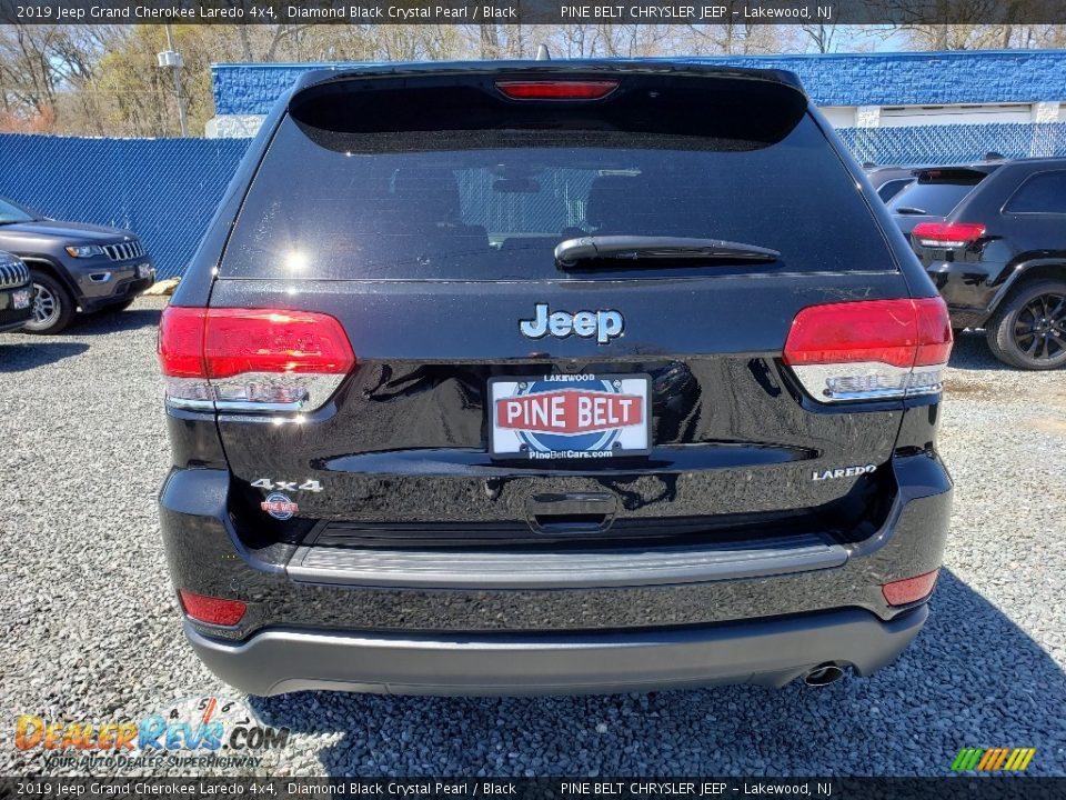 2019 Jeep Grand Cherokee Laredo 4x4 Diamond Black Crystal Pearl / Black Photo #5