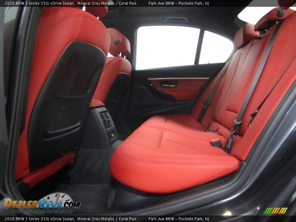 2018 BMW 3 Series 330i xDrive Sedan Mineral Grey Metallic / Coral Red Photo #11