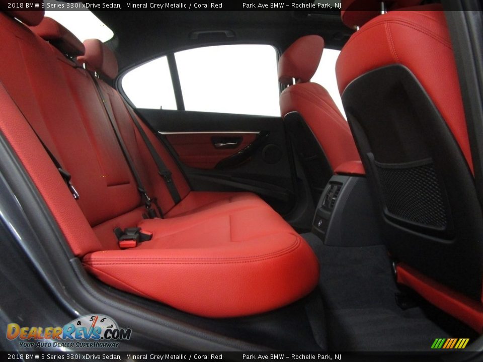 2018 BMW 3 Series 330i xDrive Sedan Mineral Grey Metallic / Coral Red Photo #17