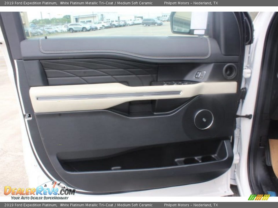 2019 Ford Expedition Platinum White Platinum Metallic Tri-Coat / Medium Soft Ceramic Photo #9