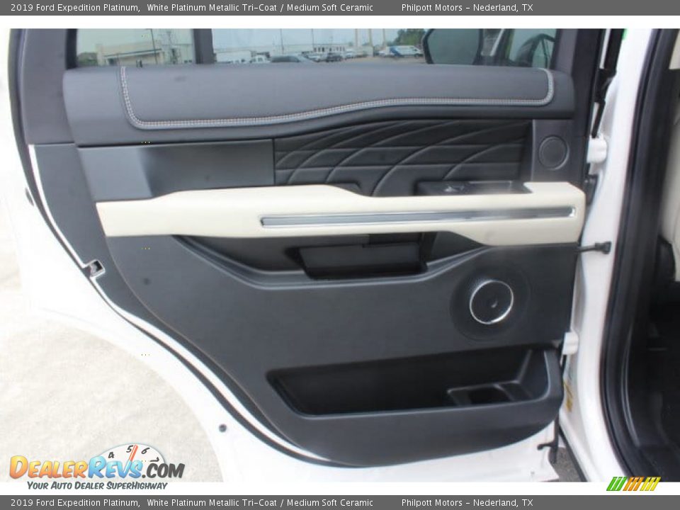 2019 Ford Expedition Platinum White Platinum Metallic Tri-Coat / Medium Soft Ceramic Photo #18
