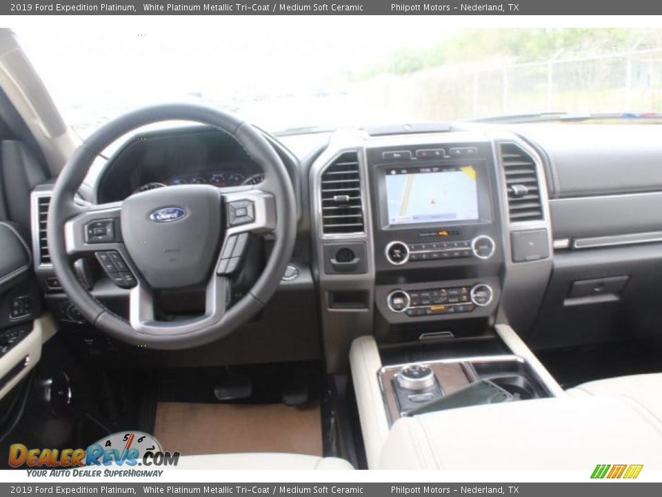 2019 Ford Expedition Platinum White Platinum Metallic Tri-Coat / Medium Soft Ceramic Photo #20