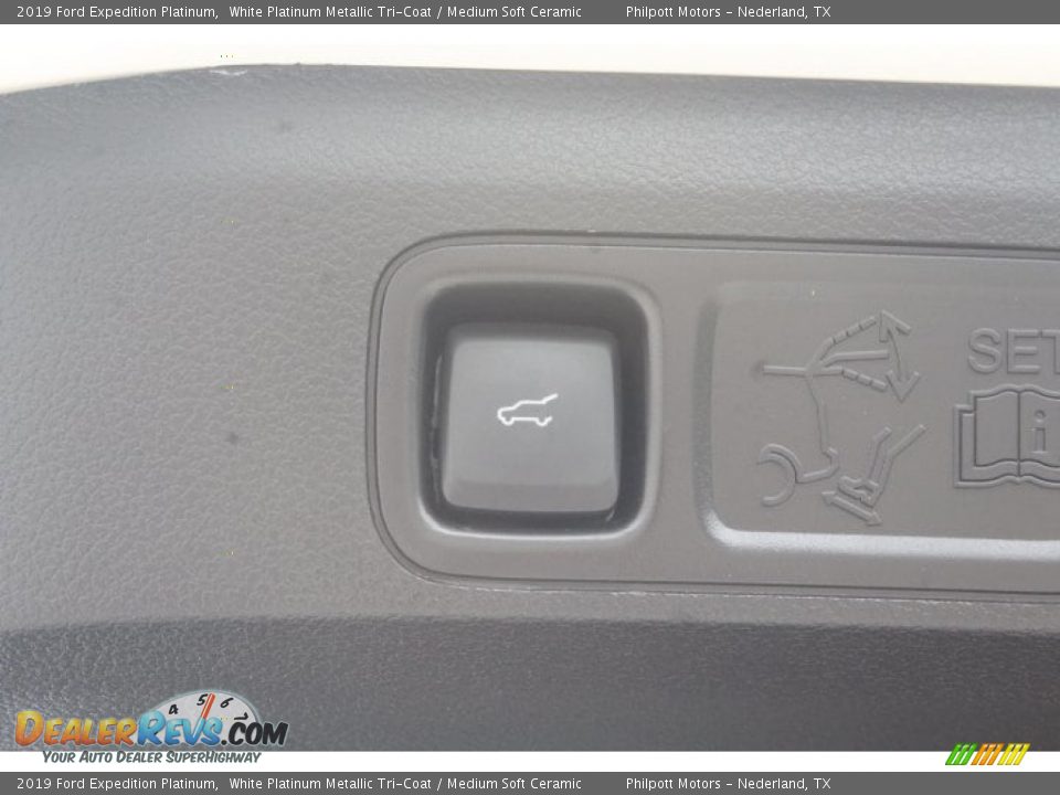 2019 Ford Expedition Platinum White Platinum Metallic Tri-Coat / Medium Soft Ceramic Photo #23