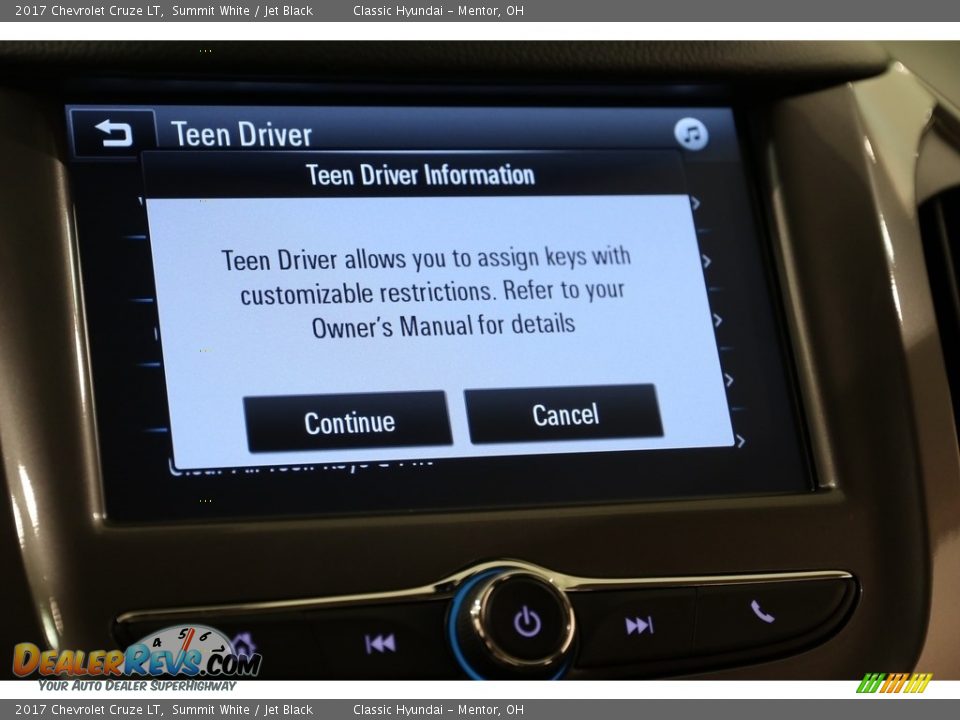 2017 Chevrolet Cruze LT Summit White / Jet Black Photo #14