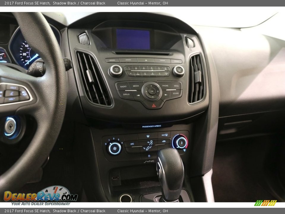 2017 Ford Focus SE Hatch Shadow Black / Charcoal Black Photo #9