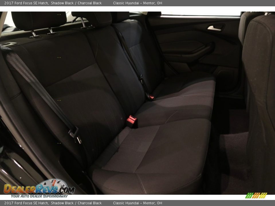 2017 Ford Focus SE Hatch Shadow Black / Charcoal Black Photo #15
