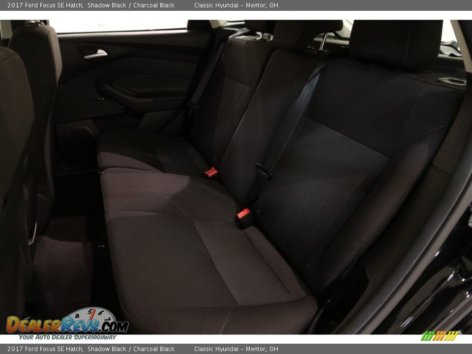 2017 Ford Focus SE Hatch Shadow Black / Charcoal Black Photo #16