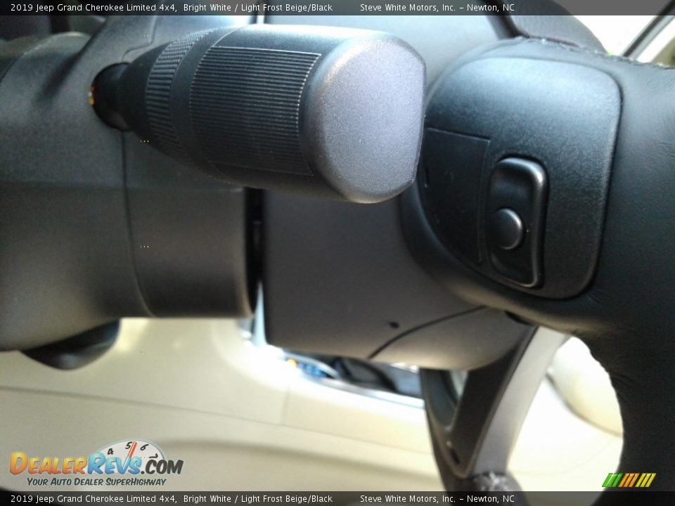 2019 Jeep Grand Cherokee Limited 4x4 Bright White / Light Frost Beige/Black Photo #17