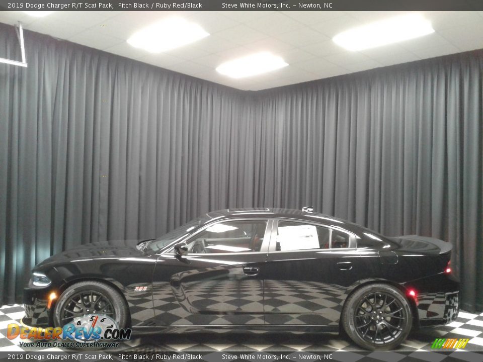 2019 Dodge Charger R/T Scat Pack Pitch Black / Ruby Red/Black Photo #1