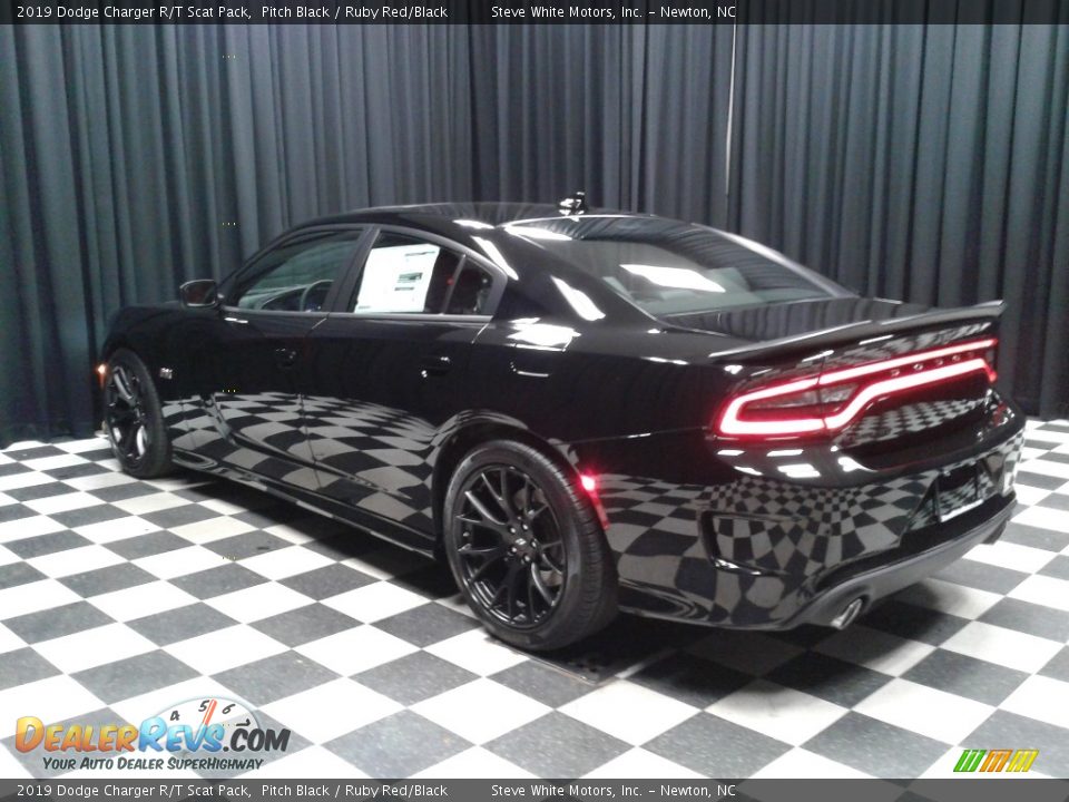 2019 Dodge Charger R/T Scat Pack Pitch Black / Ruby Red/Black Photo #8