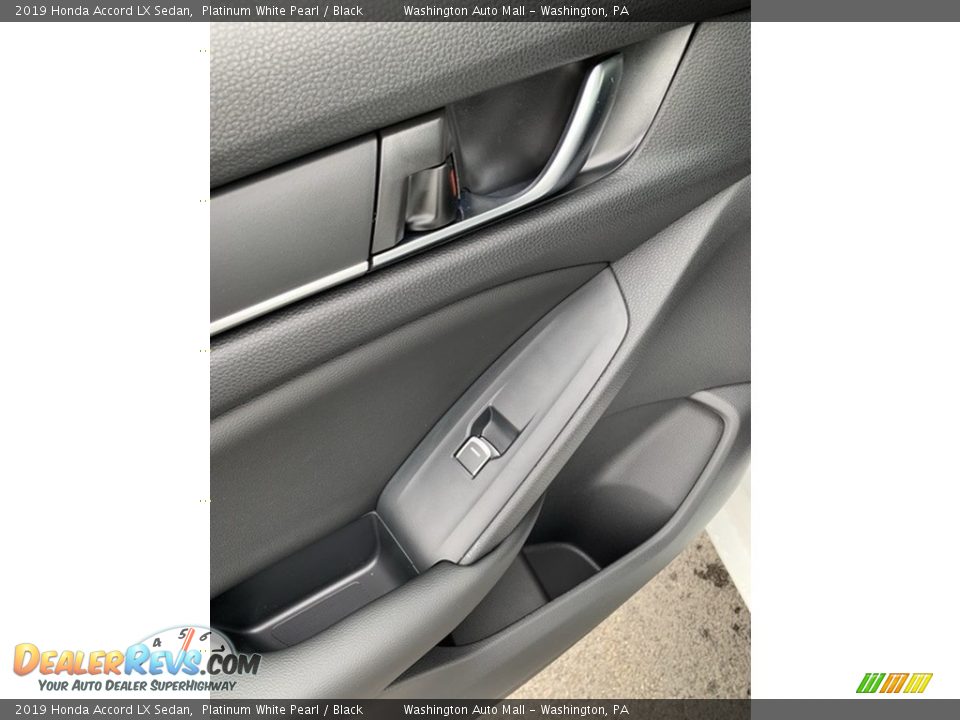 2019 Honda Accord LX Sedan Platinum White Pearl / Black Photo #17