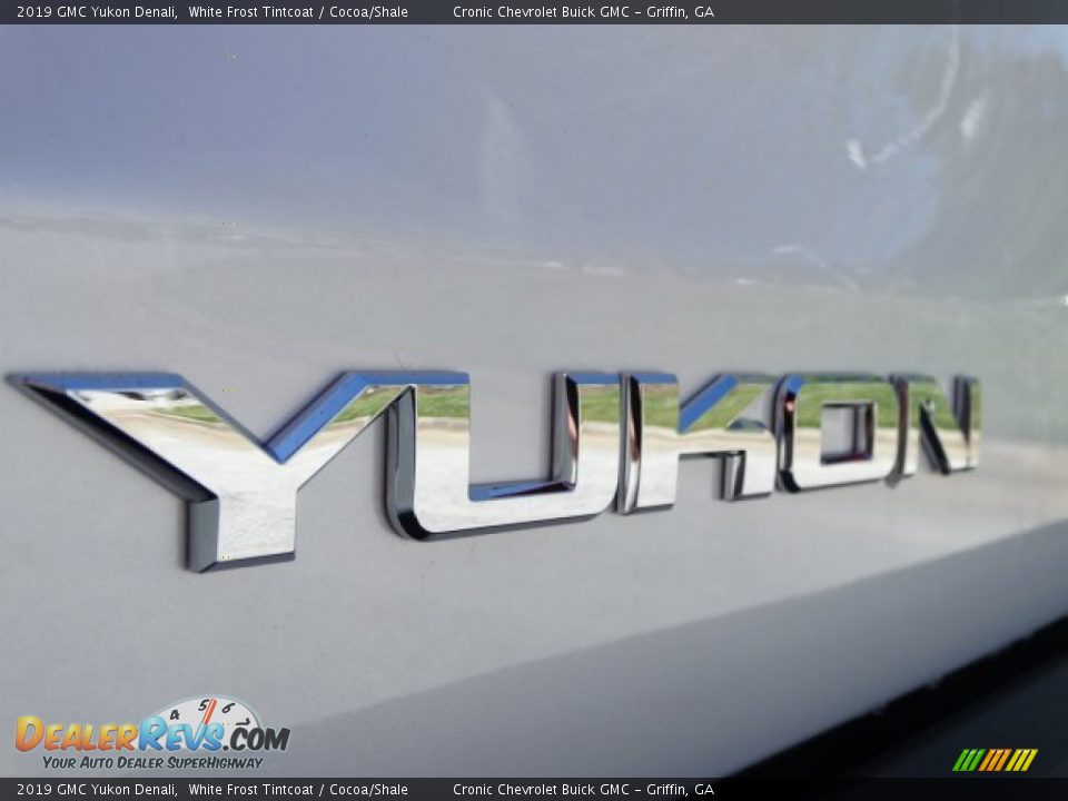 2019 GMC Yukon Denali White Frost Tintcoat / Cocoa/Shale Photo #8