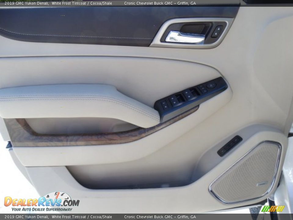 2019 GMC Yukon Denali White Frost Tintcoat / Cocoa/Shale Photo #12