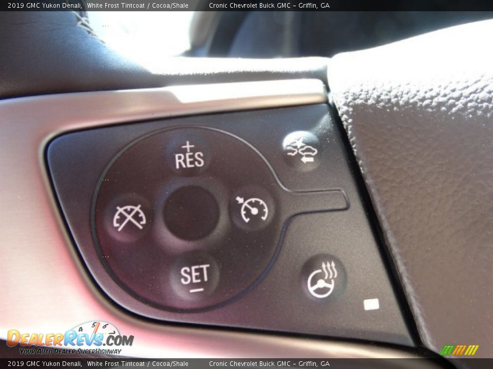 2019 GMC Yukon Denali White Frost Tintcoat / Cocoa/Shale Photo #17