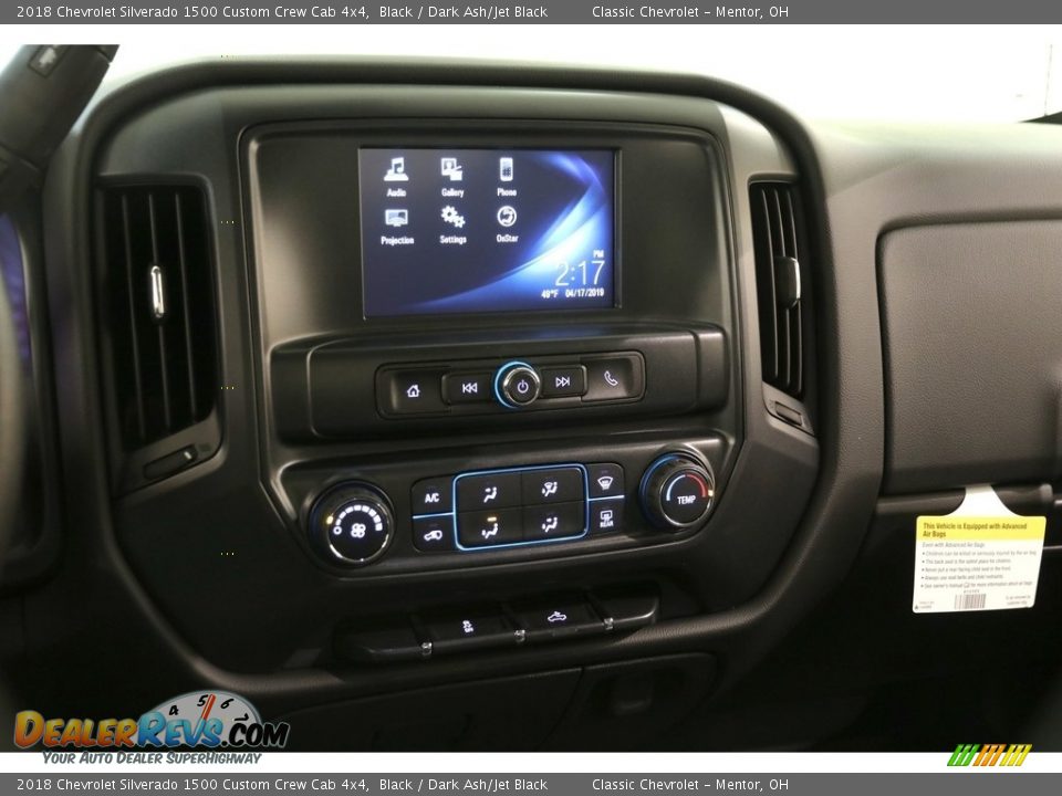 2018 Chevrolet Silverado 1500 Custom Crew Cab 4x4 Black / Dark Ash/Jet Black Photo #9