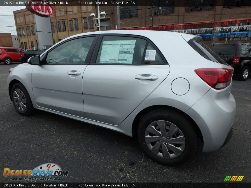 2019 Kia Rio S 5 Door Silky Silver / Black Photo #5
