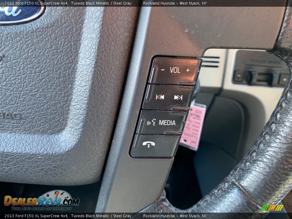 2013 Ford F150 XL SuperCrew 4x4 Tuxedo Black Metallic / Steel Gray Photo #17