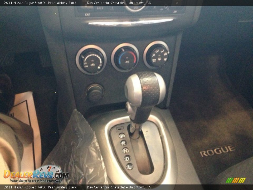 2011 Nissan Rogue S AWD Pearl White / Black Photo #10