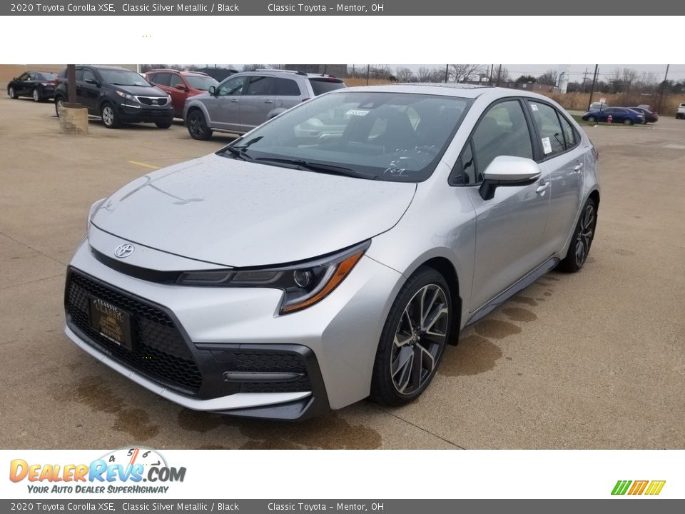 Front 3/4 View of 2020 Toyota Corolla XSE Photo #1