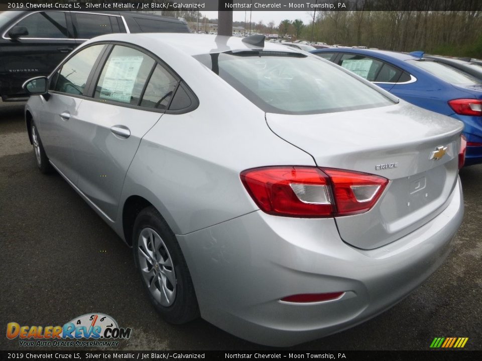 2019 Chevrolet Cruze LS Silver Ice Metallic / Jet Black/­Galvanized Photo #2