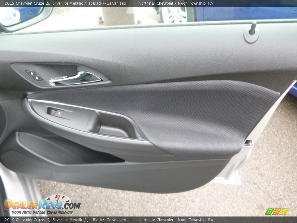 2019 Chevrolet Cruze LS Silver Ice Metallic / Jet Black/­Galvanized Photo #9