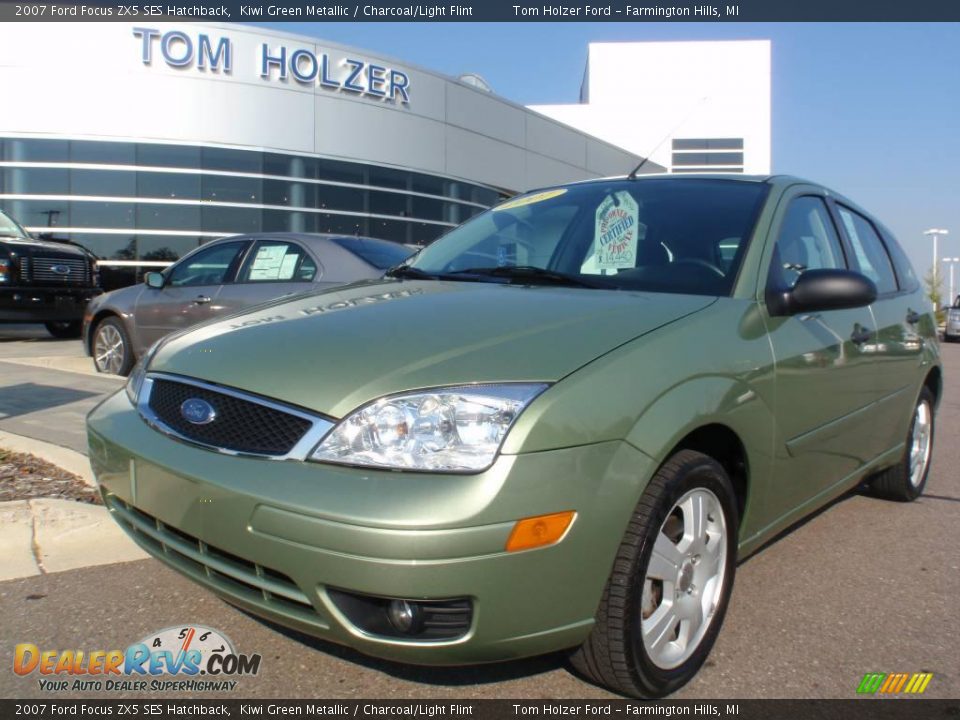 2007 Ford Focus ZX5 SES Hatchback Kiwi Green Metallic / Charcoal/Light Flint Photo #1