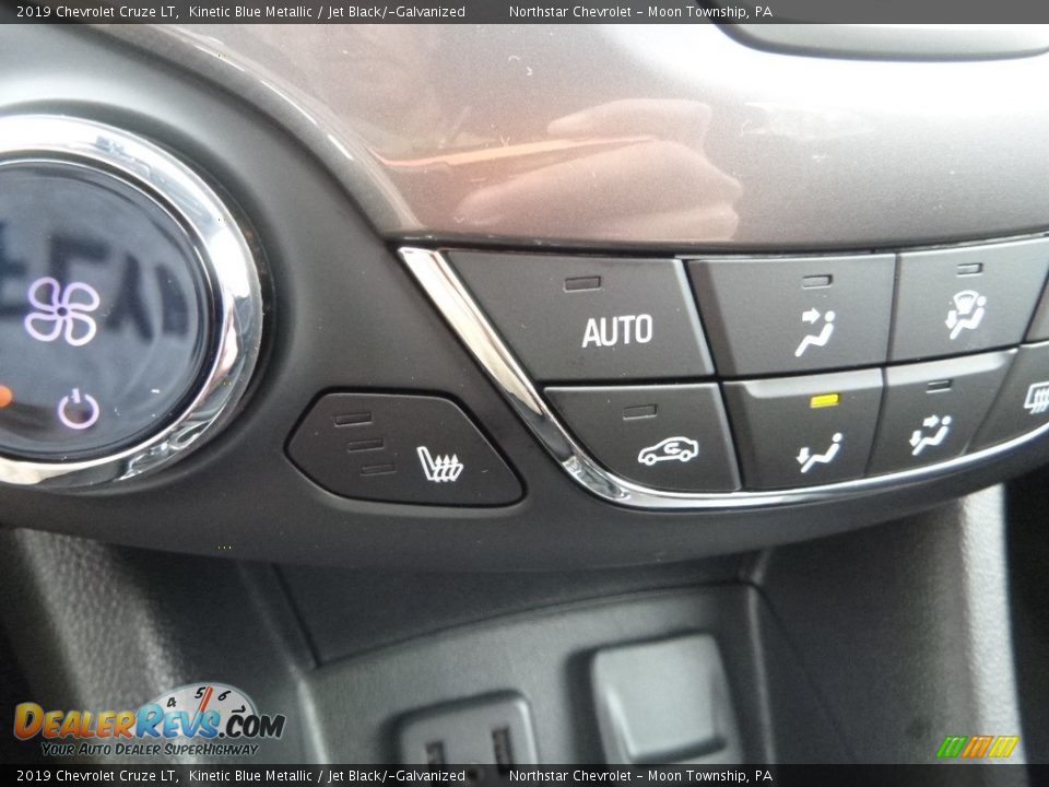 2019 Chevrolet Cruze LT Kinetic Blue Metallic / Jet Black/­Galvanized Photo #19