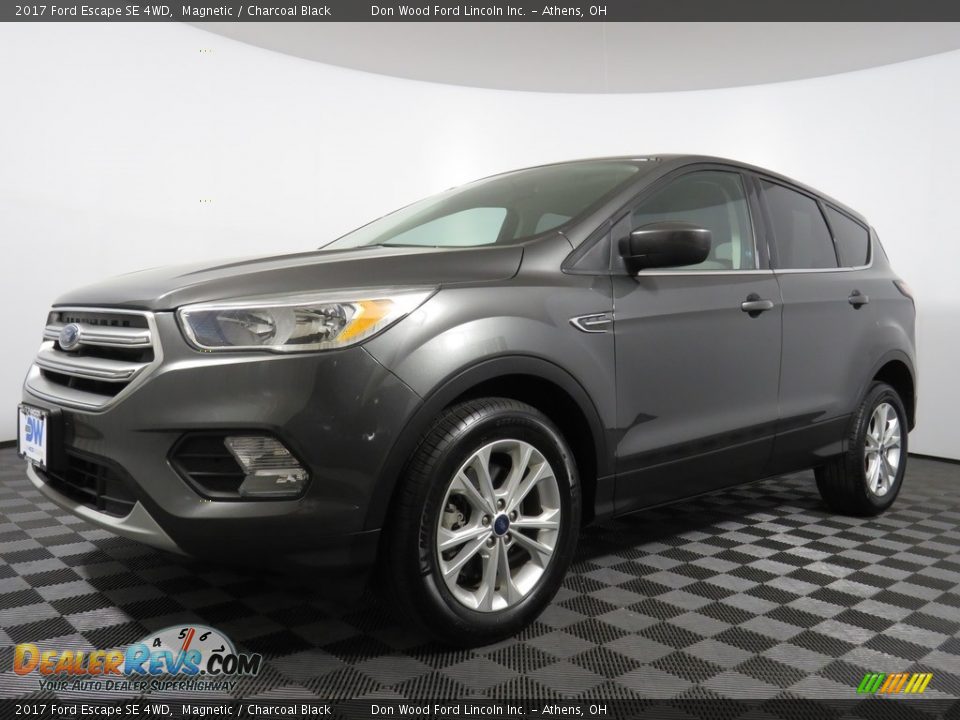 2017 Ford Escape SE 4WD Magnetic / Charcoal Black Photo #16