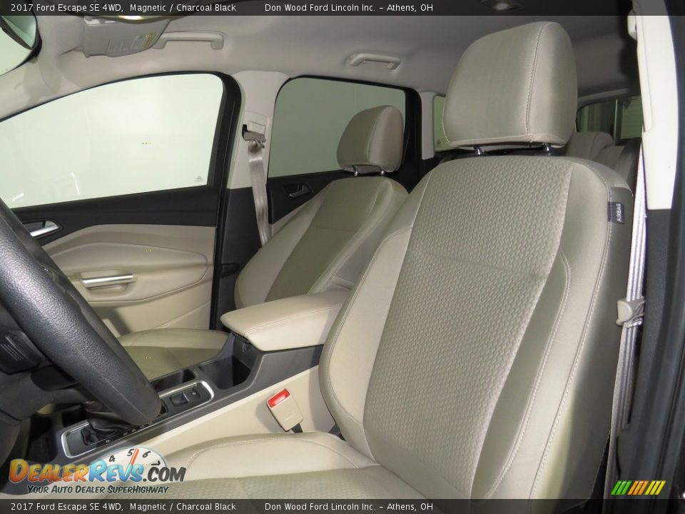 2017 Ford Escape SE 4WD Magnetic / Charcoal Black Photo #27