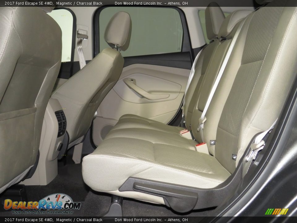 2017 Ford Escape SE 4WD Magnetic / Charcoal Black Photo #29