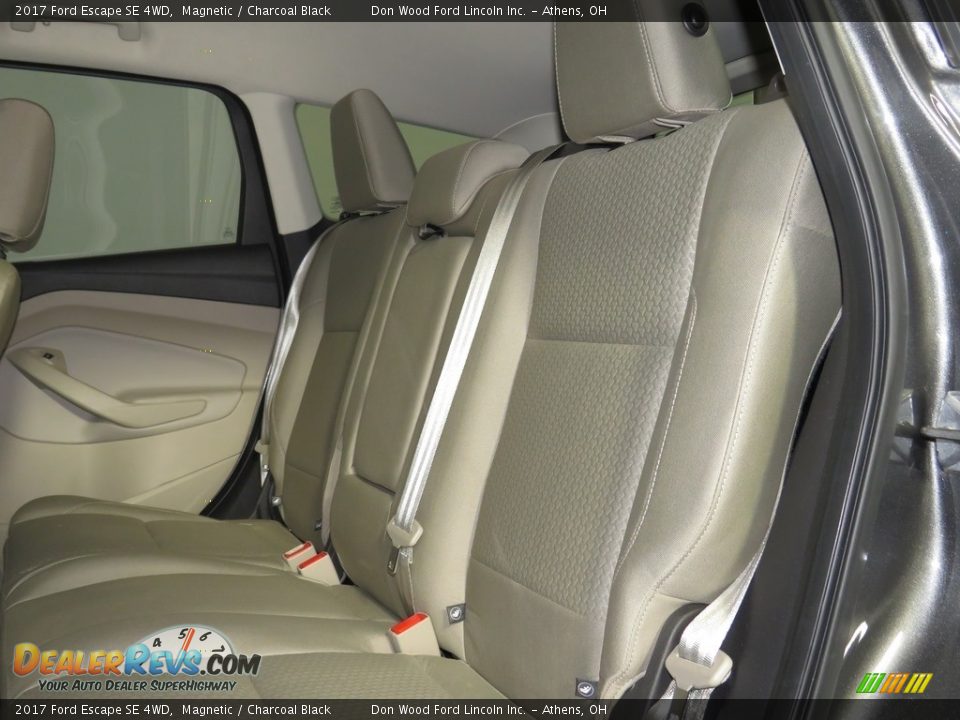 2017 Ford Escape SE 4WD Magnetic / Charcoal Black Photo #30
