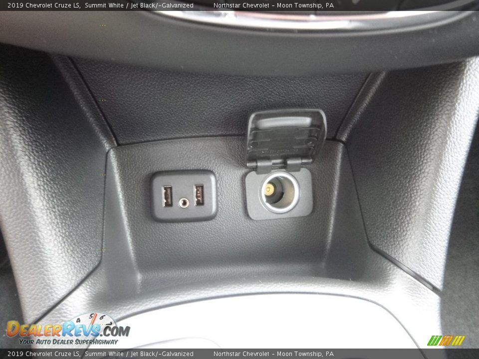 2019 Chevrolet Cruze LS Summit White / Jet Black/­Galvanized Photo #20