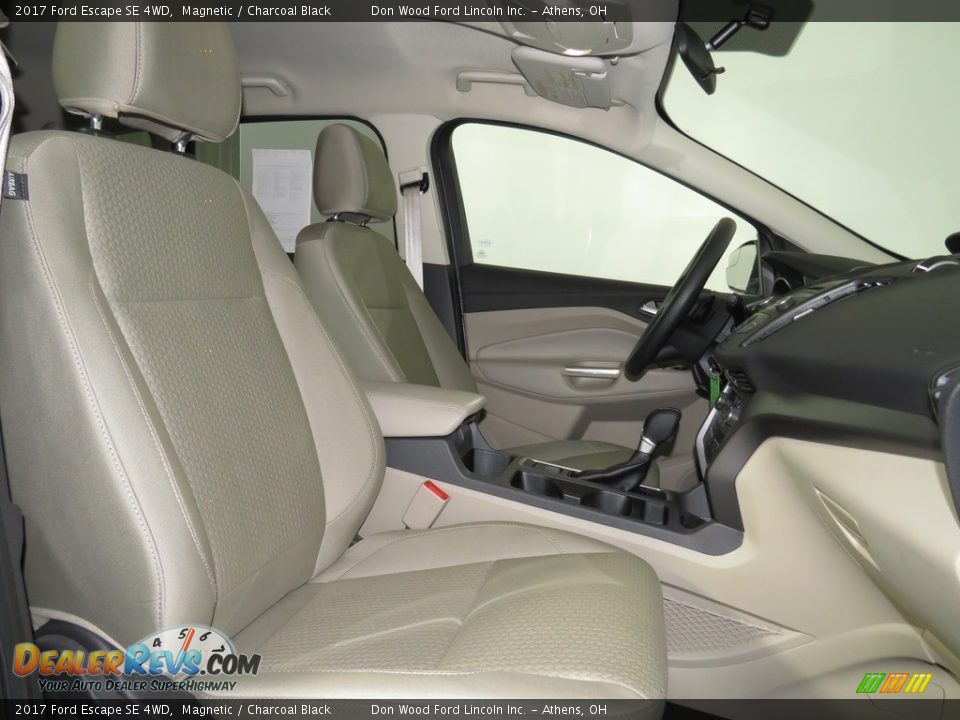 2017 Ford Escape SE 4WD Magnetic / Charcoal Black Photo #35
