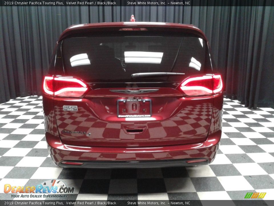 2019 Chrysler Pacifica Touring Plus Velvet Red Pearl / Black/Black Photo #7