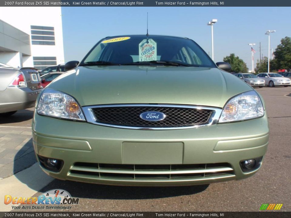 2007 Ford Focus ZX5 SES Hatchback Kiwi Green Metallic / Charcoal/Light Flint Photo #8