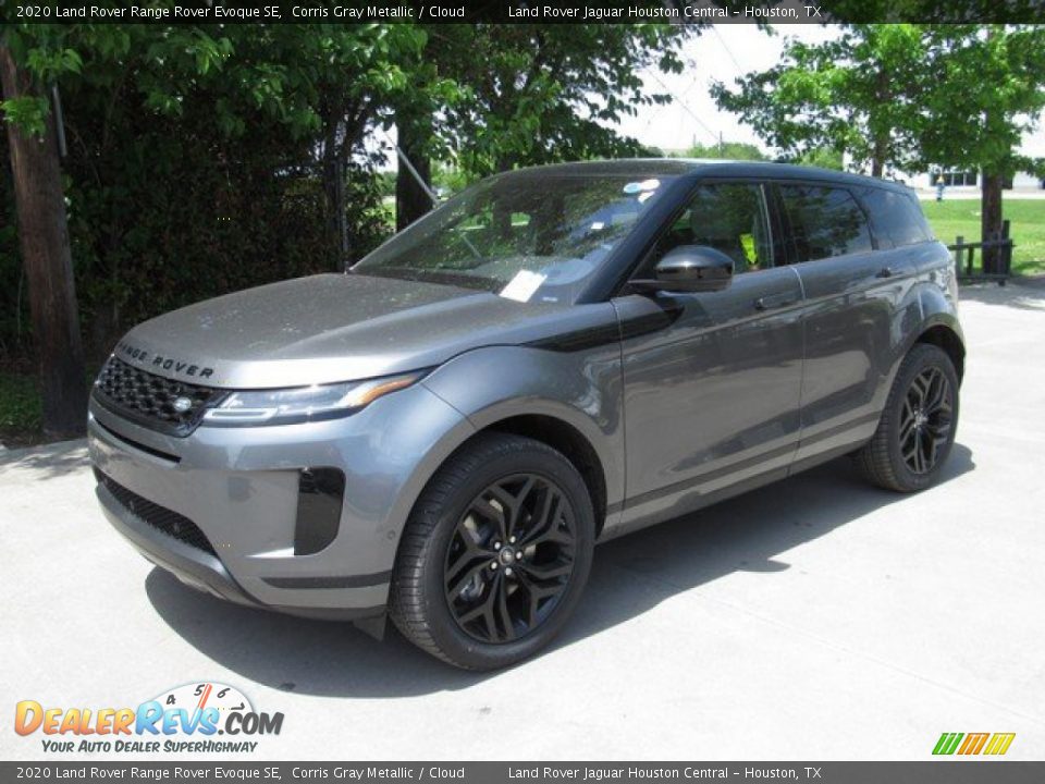 Front 3/4 View of 2020 Land Rover Range Rover Evoque SE Photo #10