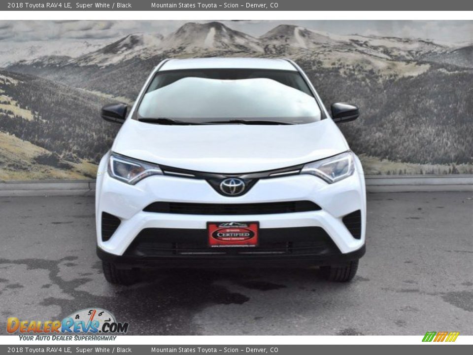 2018 Toyota RAV4 LE Super White / Black Photo #4