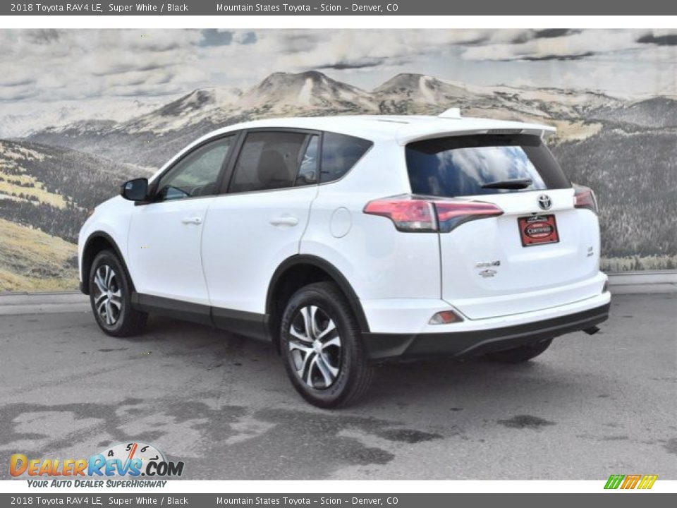 2018 Toyota RAV4 LE Super White / Black Photo #7