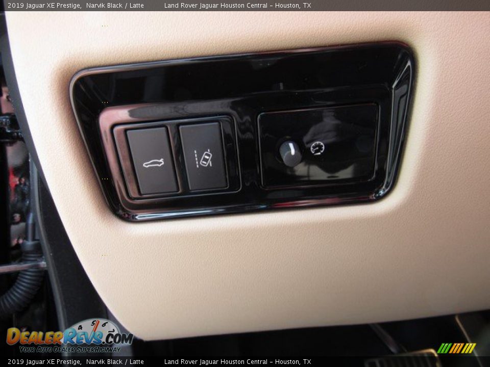 2019 Jaguar XE Prestige Narvik Black / Latte Photo #26