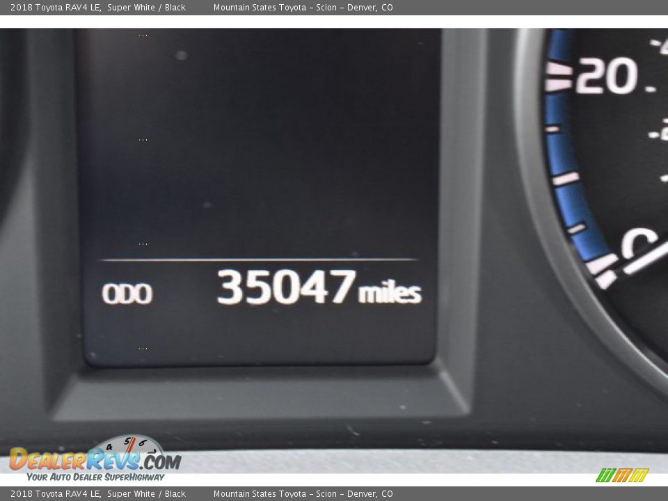 2018 Toyota RAV4 LE Super White / Black Photo #29