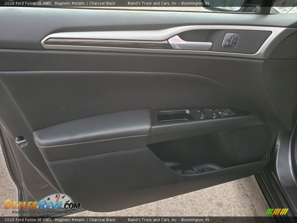 2016 Ford Fusion SE AWD Magnetic Metallic / Charcoal Black Photo #4
