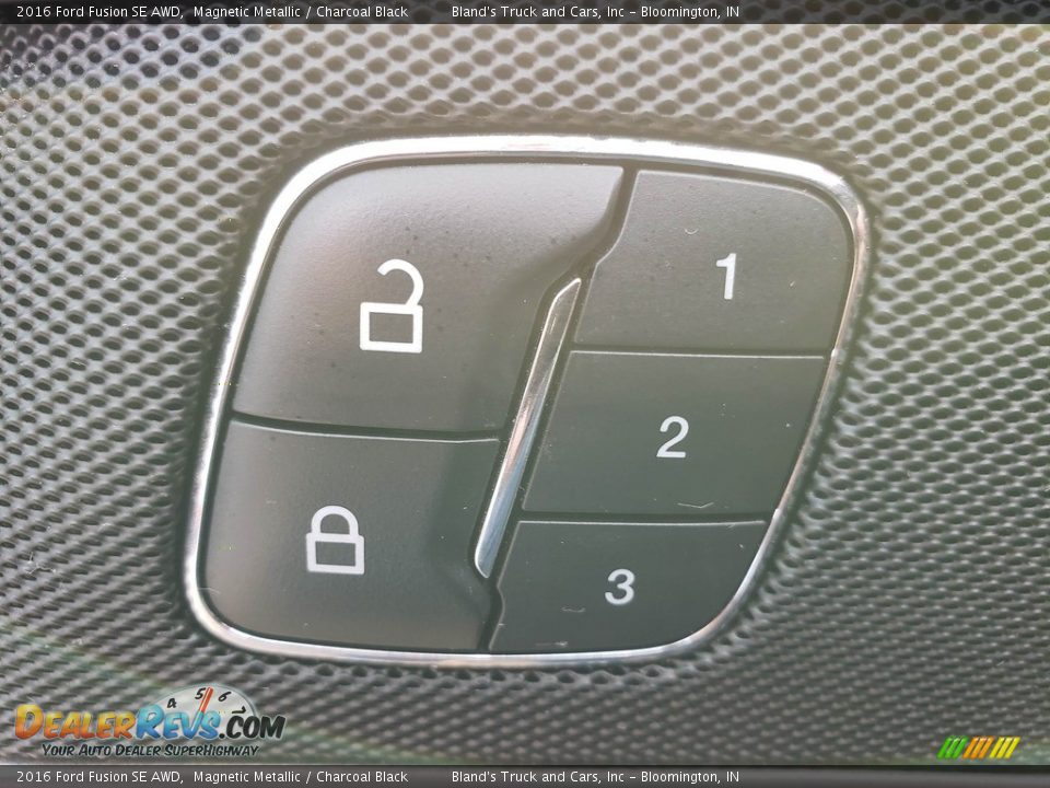 2016 Ford Fusion SE AWD Magnetic Metallic / Charcoal Black Photo #6