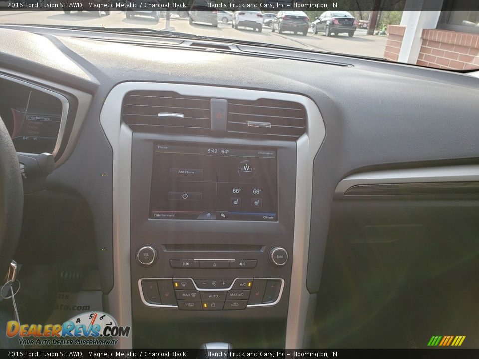 2016 Ford Fusion SE AWD Magnetic Metallic / Charcoal Black Photo #19