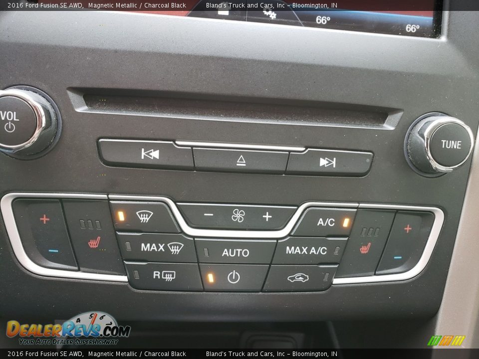 2016 Ford Fusion SE AWD Magnetic Metallic / Charcoal Black Photo #24
