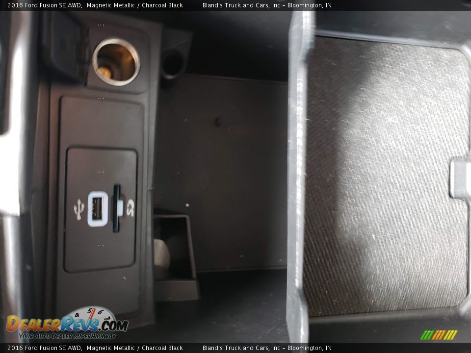 2016 Ford Fusion SE AWD Magnetic Metallic / Charcoal Black Photo #29